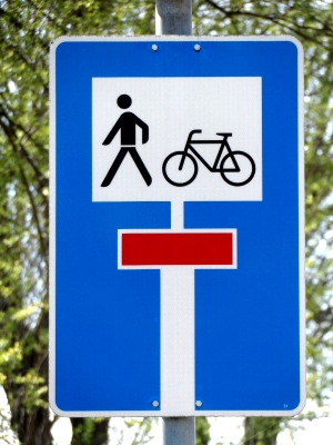 Verkehrszeichen Durchlässige Sackgasse für Fußgänger  Radfahrer